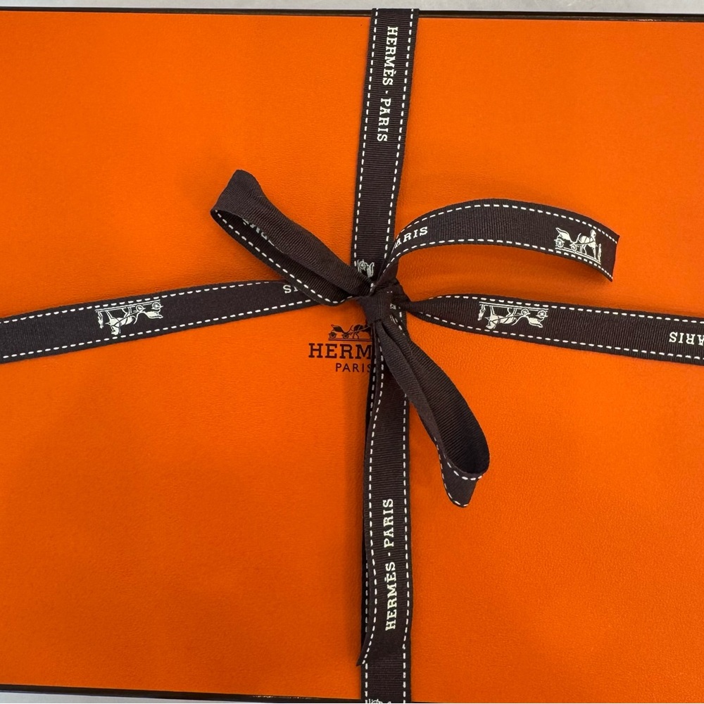 Hermes | Gift Box with Ribbon